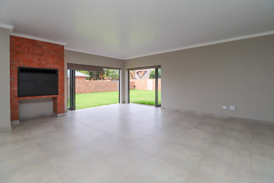 3 Bedroom Property for Sale in Flamwood North West